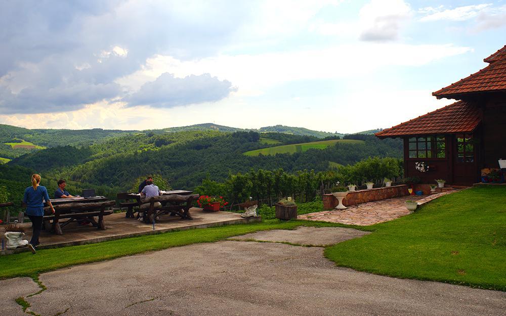 Etno Selo Rajski Konaci Guest House Leusici Exterior photo